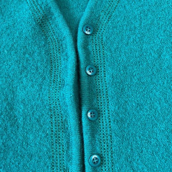 100% Virgin Wool Pendleton Green Button Up Cardigan with Embroidered Detail - Picture 7 of 8